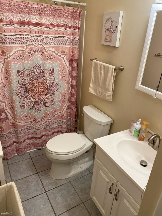 Building Photo - 1 br, 1 bath Condo - Pine Ridge Condominiums
