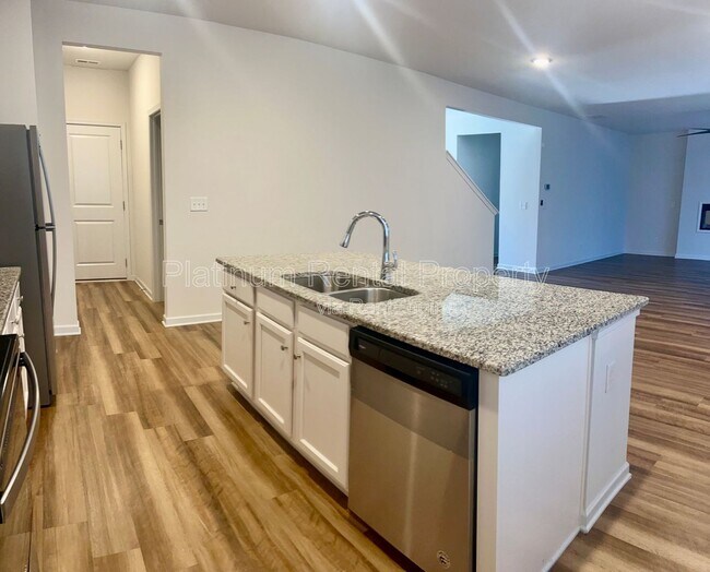 Building Photo - 541 Overo Dr