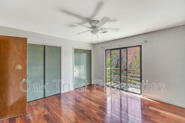 Building Photo - 309 St Charles Ct