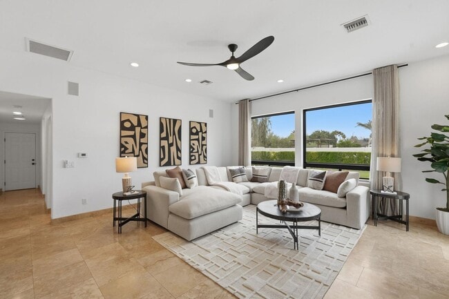 Building Photo - 6302 E Cochise Rd