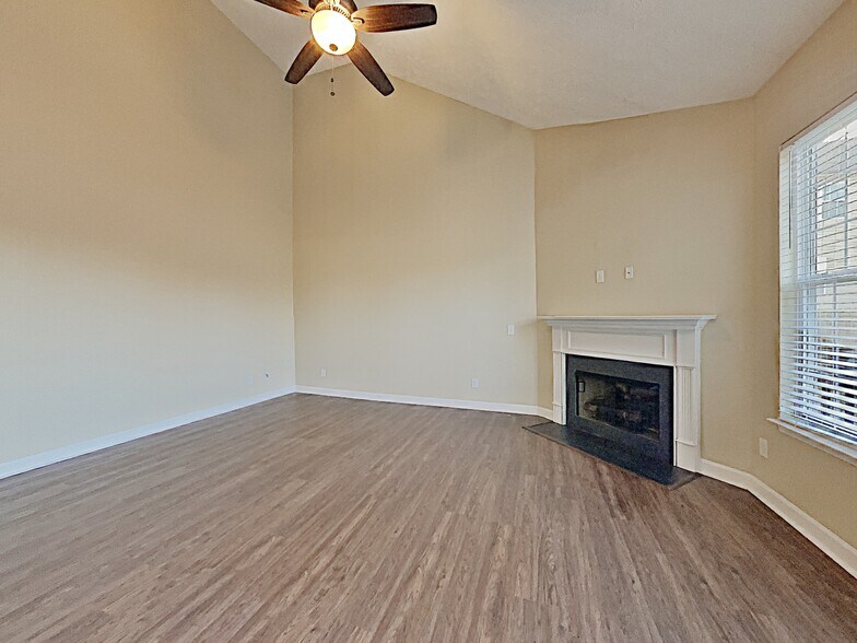 Building Photo - 1205 Sundown Ct