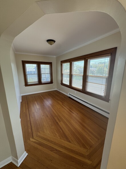 Sunroom - 510 Lincoln Ave