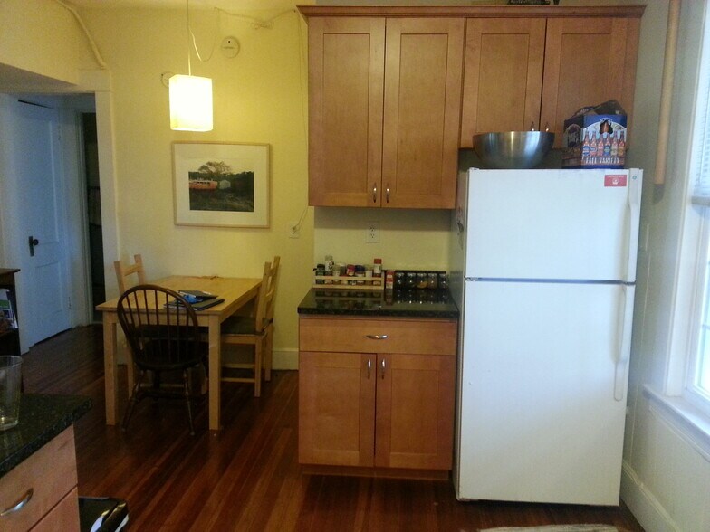 Building Photo - 163 Nicoll St