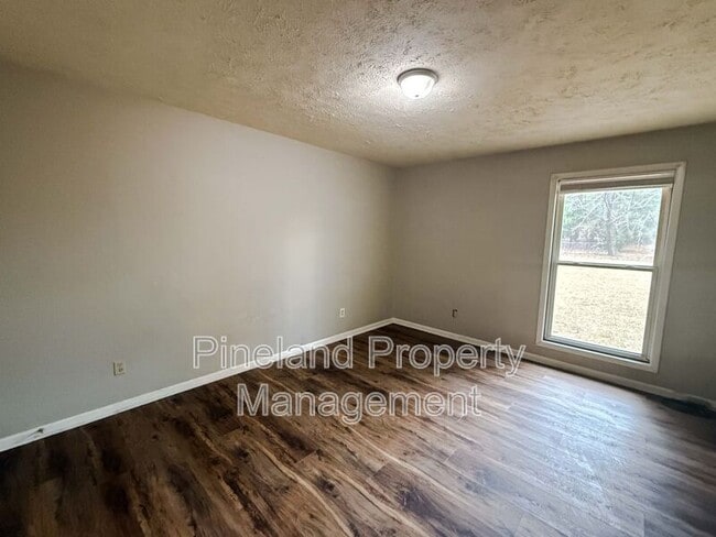 Building Photo - 6453 Rockford Dr