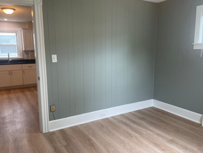 Building Photo - 38 Graham St