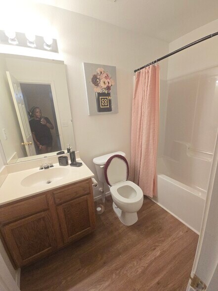 2nd bathroom upstairs - 6434 Ziegler Ln