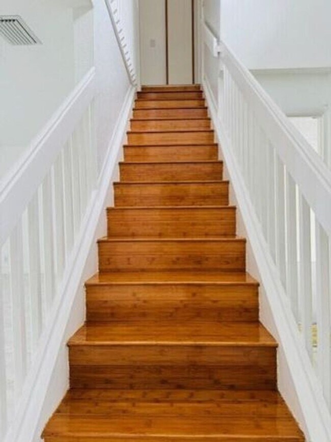 Building Photo - 6008 Strawberry Fields Way