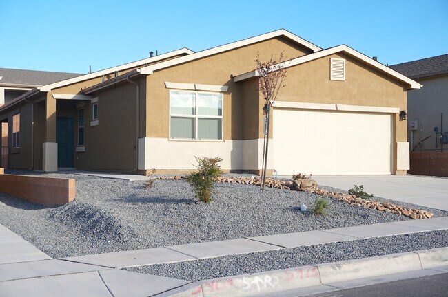 Building Photo - Wonderful 3 bedroom in Rio Rancho. Don't m...