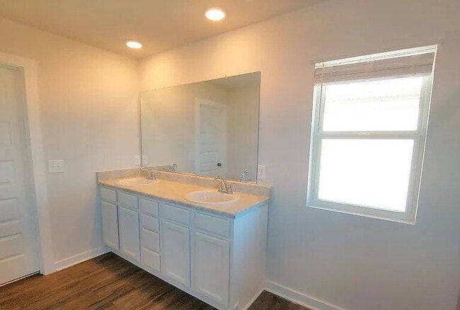 Building Photo - Coming soon!!!  "Charming 3-Bed Haven in H...