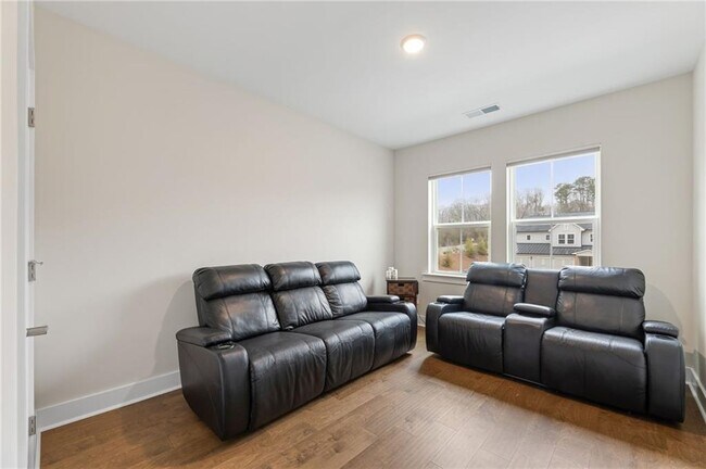Building Photo - 4815 Briscoe Dr