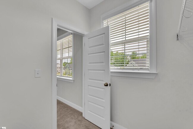 Building Photo - 505 Lumpkin St