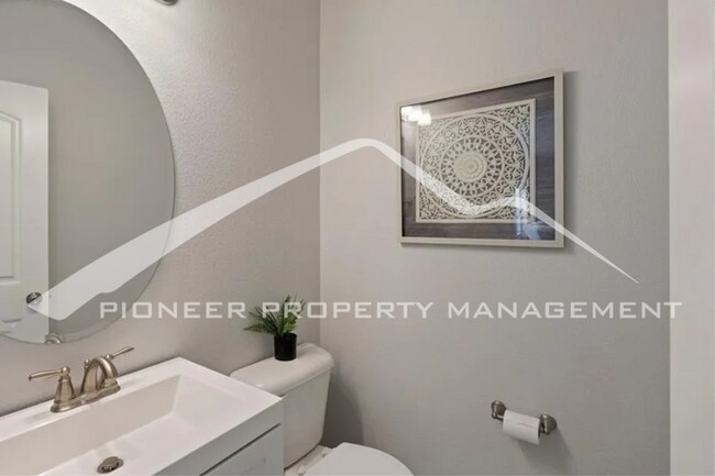 Building Photo - 8425 Mayfly Dr