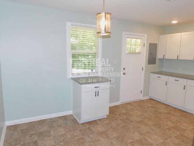 Building Photo - Recently renovated 3BR/1BA in Winston-Salem!
