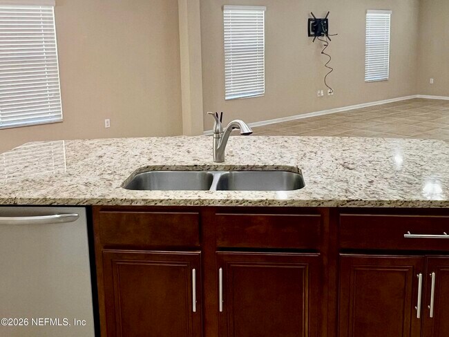 Building Photo - 12454 Itani Wy