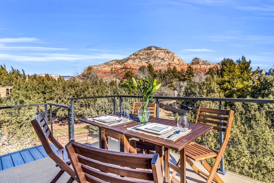 Building Photo - 12 El Camino Grande