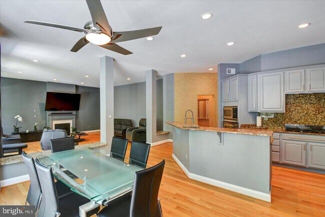 Building Photo - 2732 Lightfoot Dr