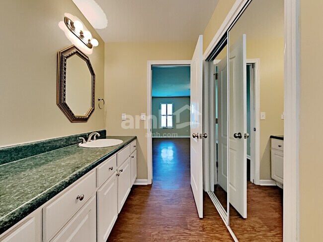 Building Photo - 6408 Sterchi Village Blvd