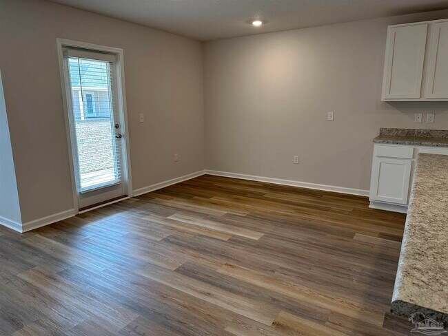 Building Photo - 5948 Laurel Oak Dr
