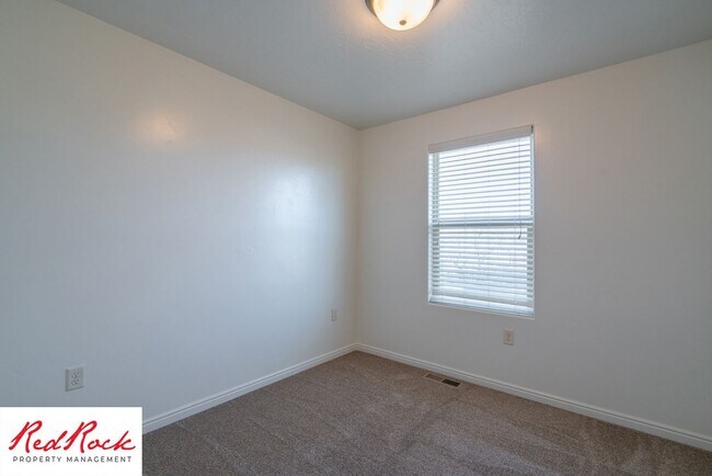 Building Photo - 2075 S Sir Monte Dr