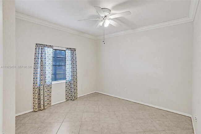 Building Photo - 345 SW 188th Ave