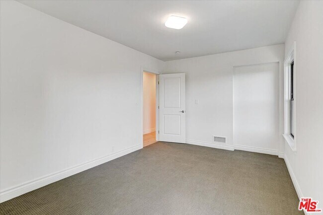 Building Photo - 7450 Palo Vista Dr