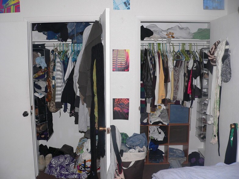 HUGE rooms! Double closets - 1224 11th St