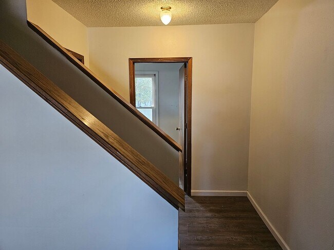 Building Photo - 521-523 Canal St