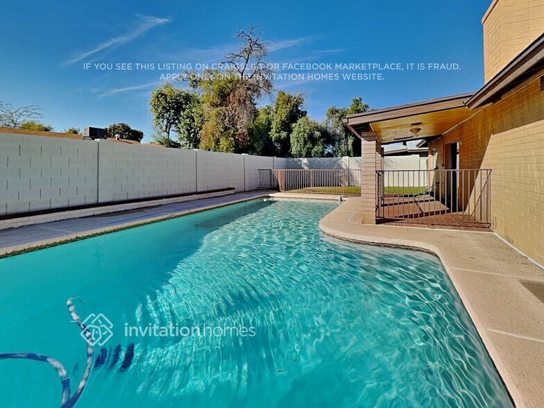 Building Photo - 4507 W Gardenia Ave