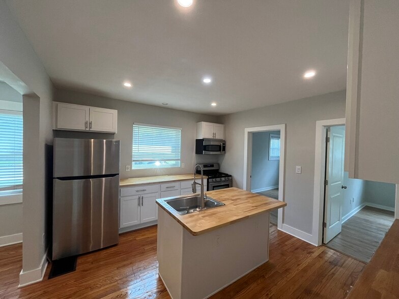 Kitchen - 2546 Duck Creek Rd