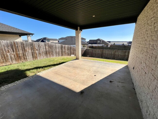 Building Photo - Beautiful 3B/2B Townhome in Chaffee Crossi...