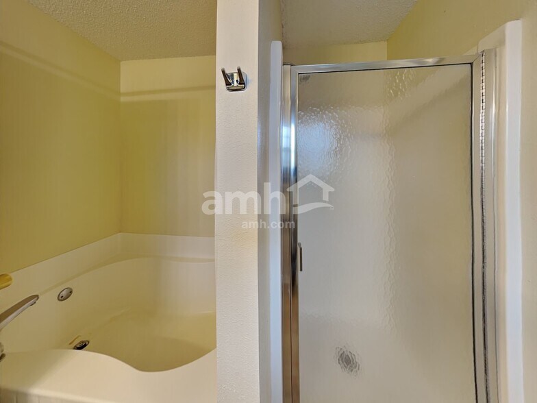 Building Photo - 11988 Cat Tail Ct