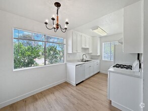 Building Photo - Updated 3B/2BA House in North Park w/ Cove...