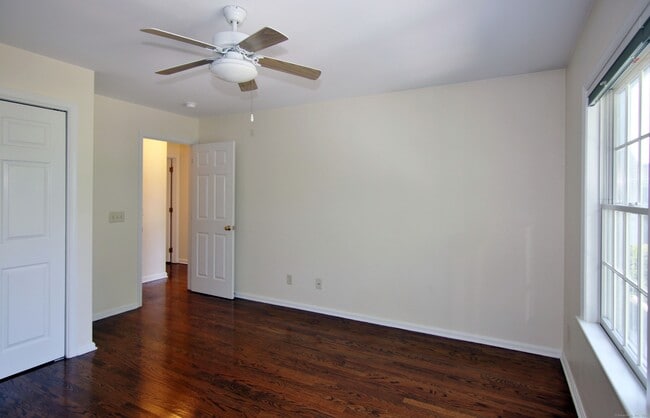 Building Photo - 570 Fairfield Ave