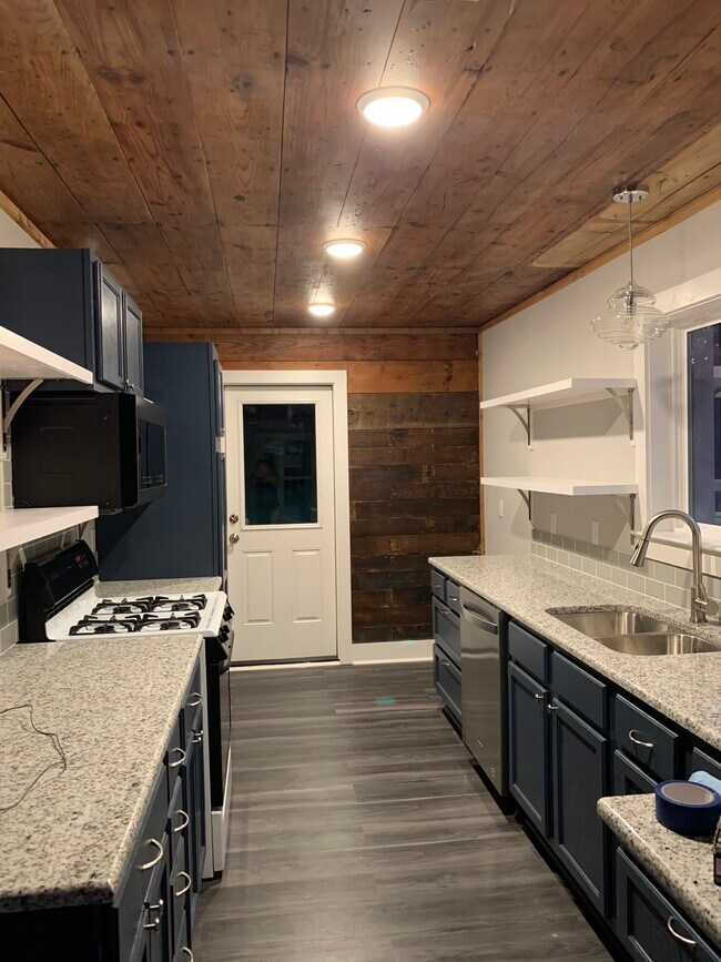 Building Photo - 602 Dallas St