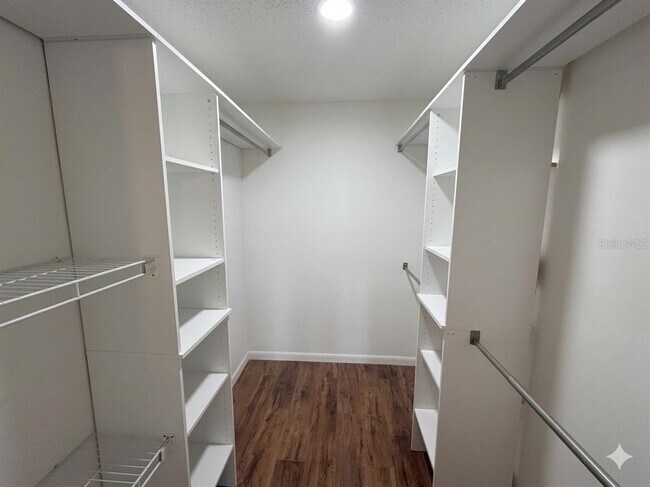 Building Photo - 804 Palm Harbor Ct