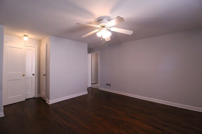 Building Photo - November FREE On This 2 Bedroom 2 Bath