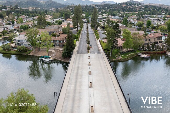 Building Photo - Gorgeous GUARD GATED Westlake Island 3+3 home w/ BOAT DOCK & BOAT!