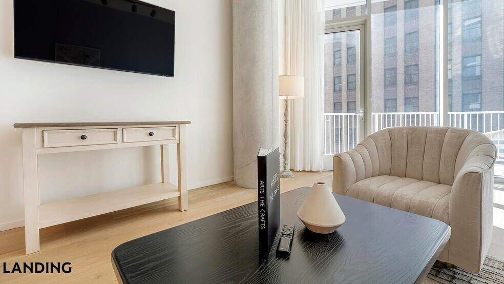 Building Photo - 143 E Commerce St