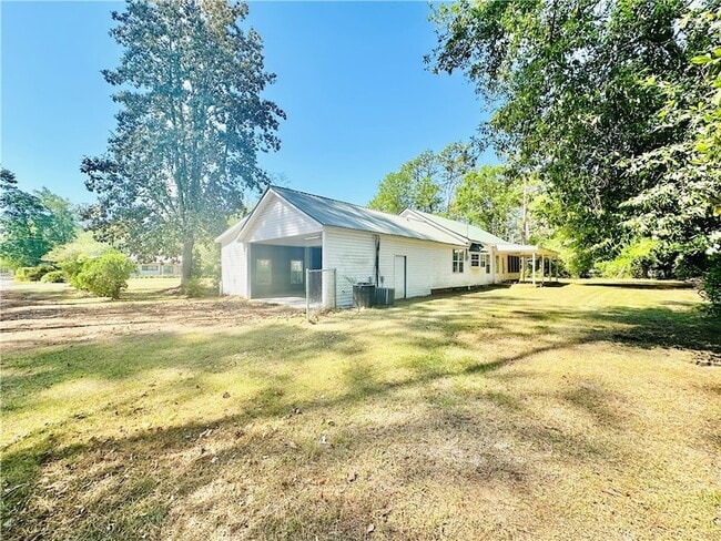 Building Photo - 1005 Seminole Trail