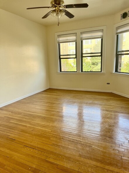 Building Photo - 5026 W Carmen Ave