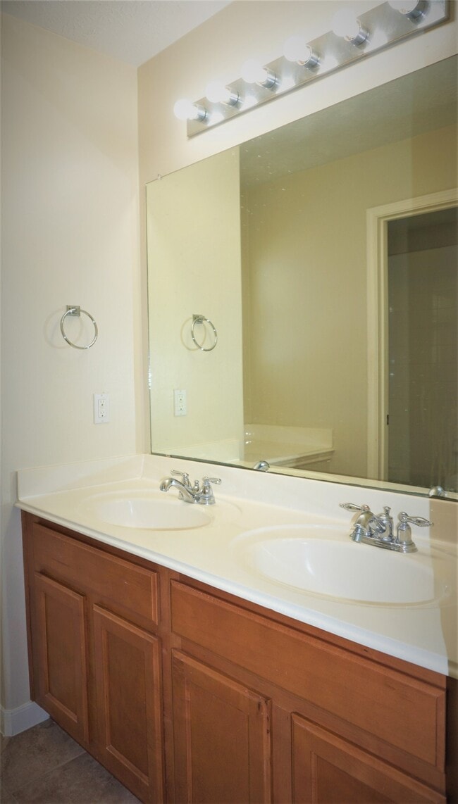 Building Photo - 8123 Buffalo Springs Ct