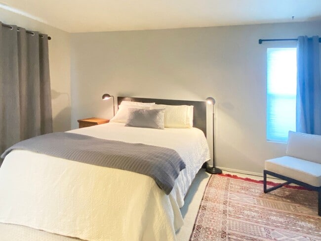 Building Photo - Fabulous Sabbatical Furnished Home