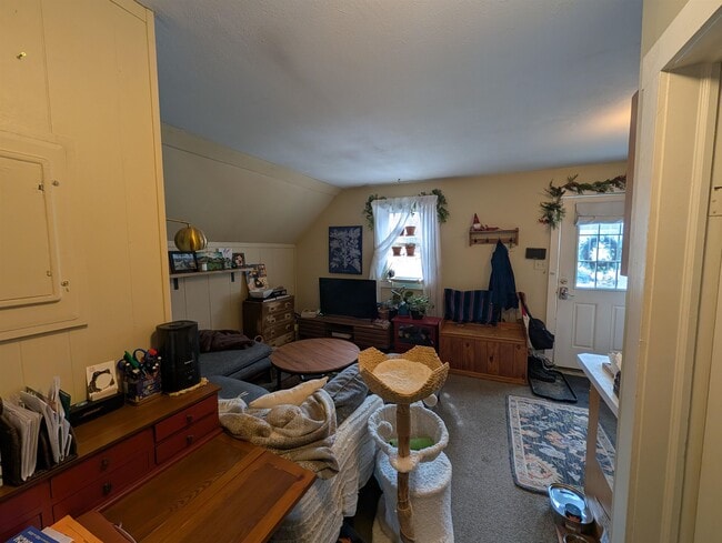 Building Photo - 73 Highland St