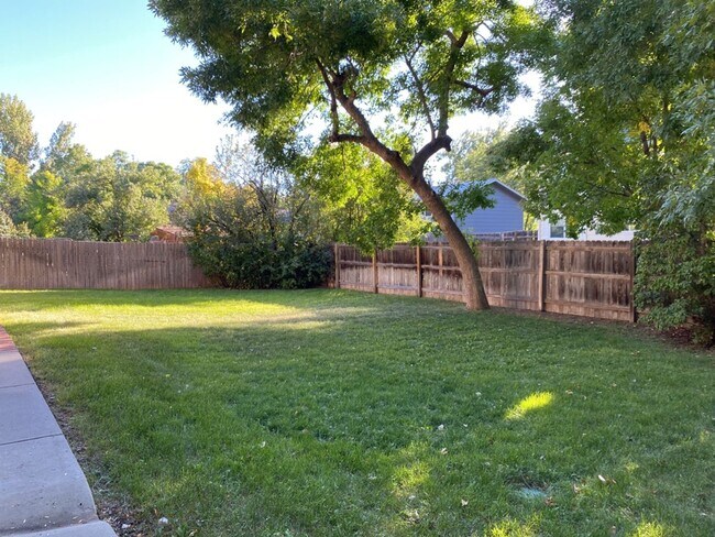 Building Photo - STUDENTS WELCOME! 5 Bedroom 3 Bathroom Bi-Level Single-Family Home in Midtown Fort Collins