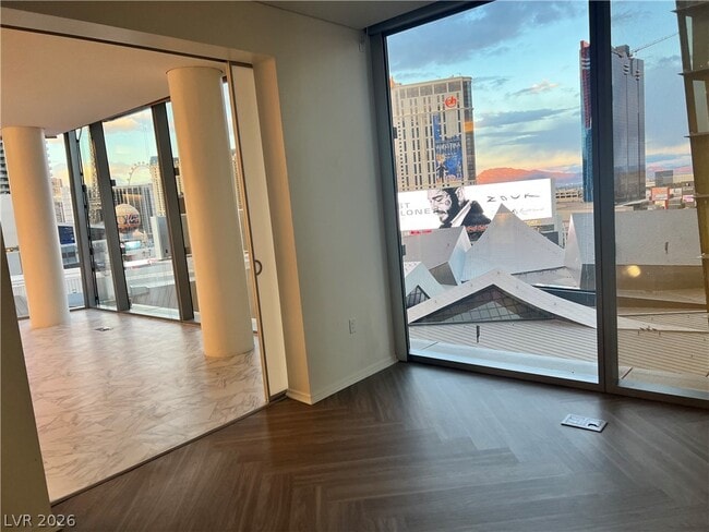 Building Photo - 3726 S Las Vegas Blvd