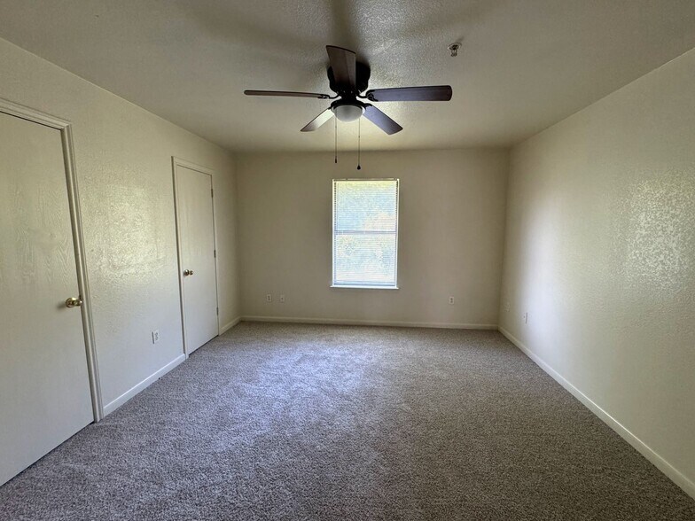 Building Photo - 1100 Lansberry Ct