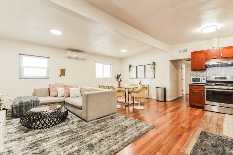 Building Photo - 1519 W 37th Pl