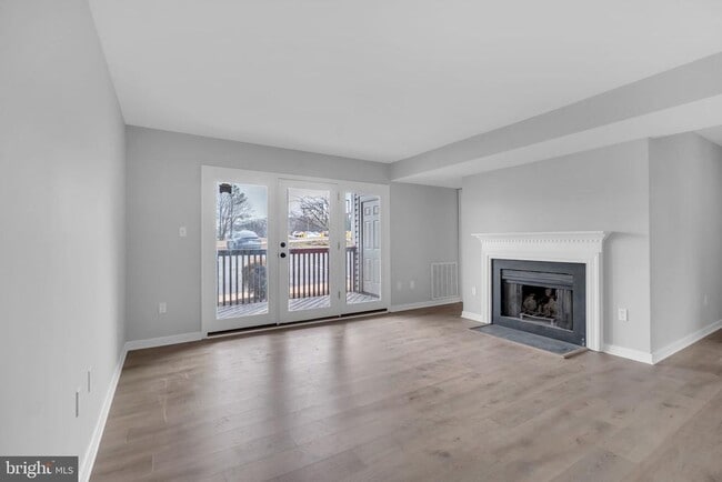 Building Photo - 8720 Sugarwood Ct