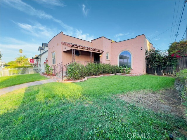 Building Photo - 656 W 117th St