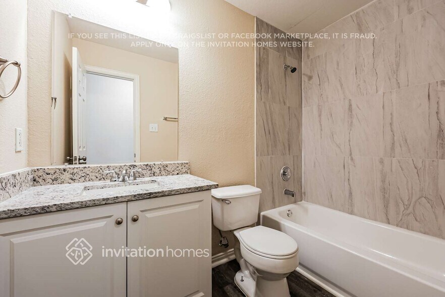 Building Photo - 5237 Bay View Dr